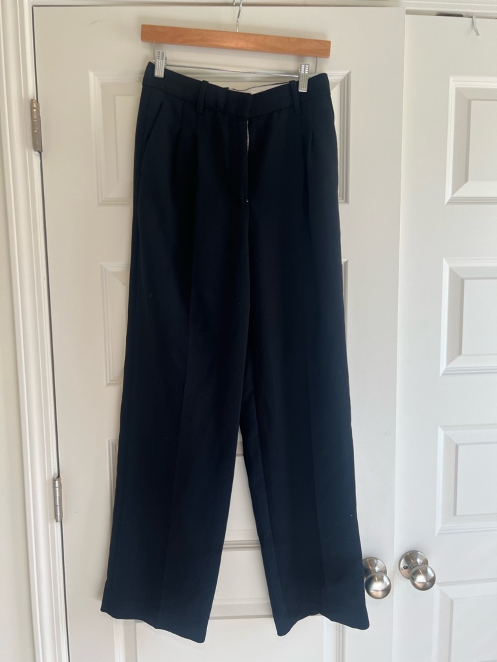 Aritzia Effortless Pant